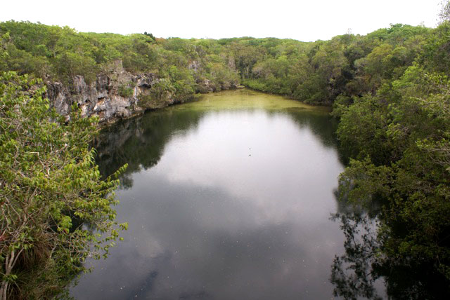 Blue Hole on the South Andros Trail (Photo by Linda Huber)